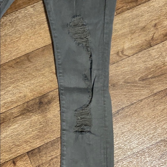 Distressed Jeans - Picture 3 of 6